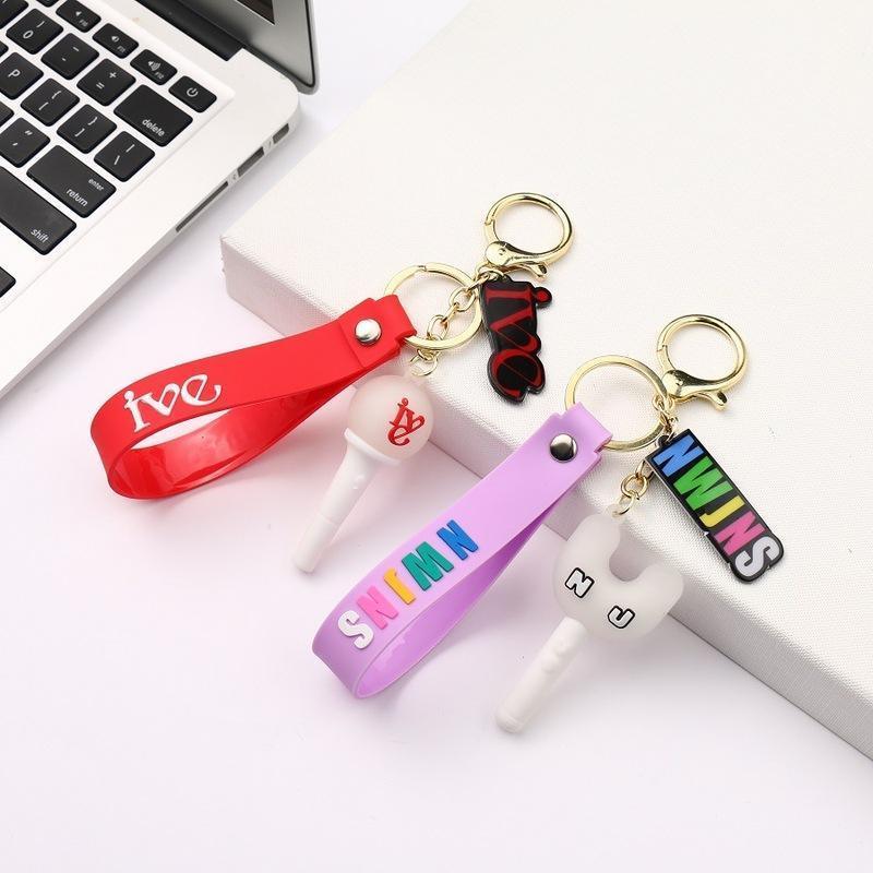 LIGHTSTICKS PORTE-CLĂS DIVERS GROUPES KPOP