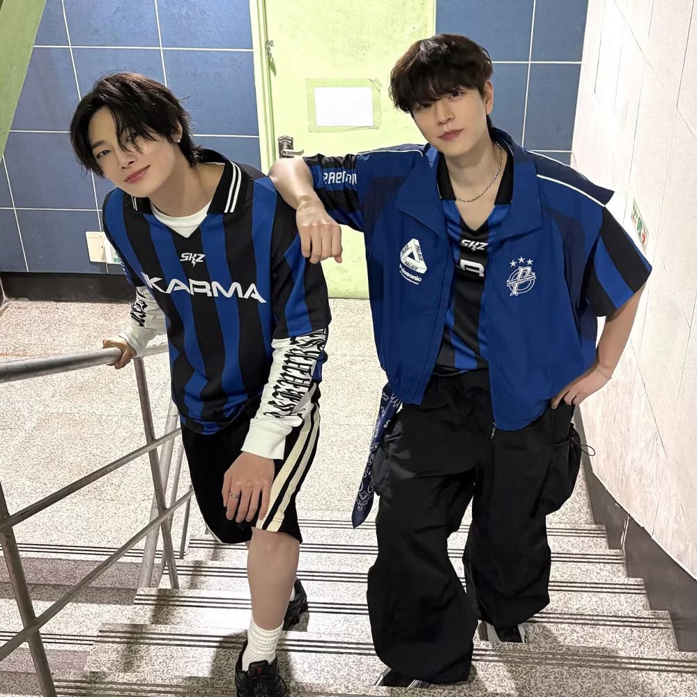 T-SHIRTS D'UNIFORME KARMA STRAY KIDS