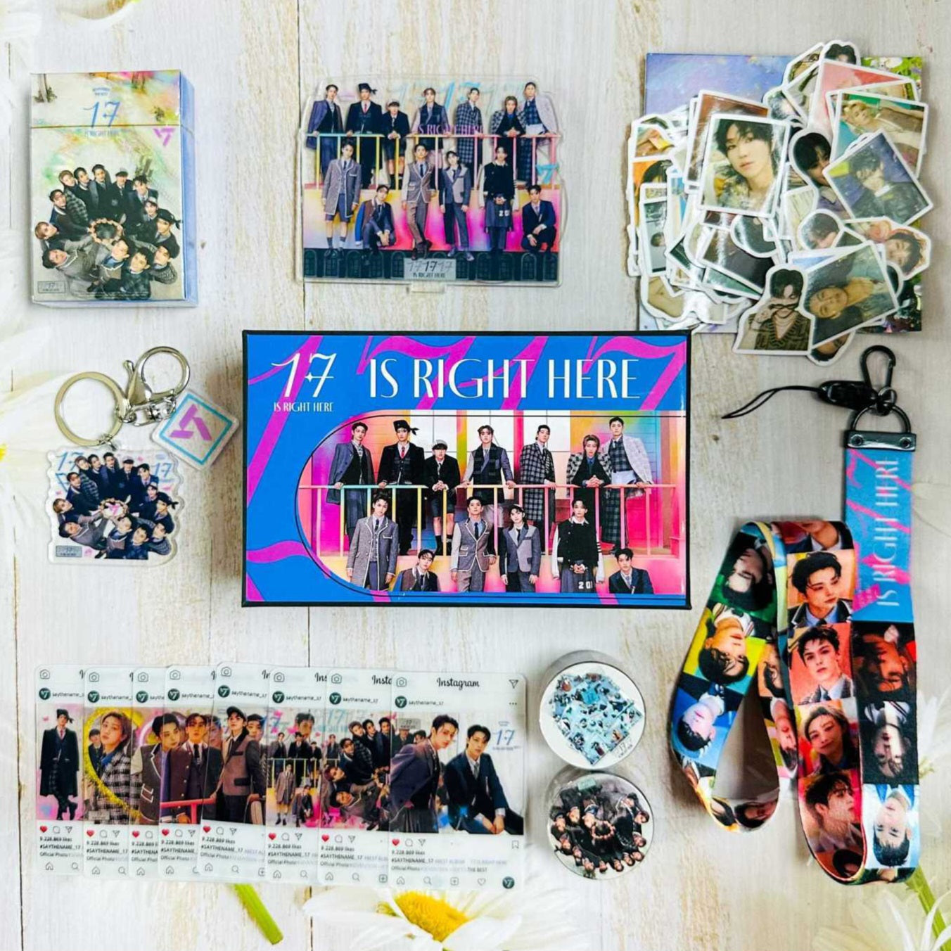 MERCHANDISE SEVENTEEN « 17 Is Right Here » COFFRET DE 162 PIÈCES (COFFRET CADEAU AVEC PLUSIEURS ARTICLES !✨)