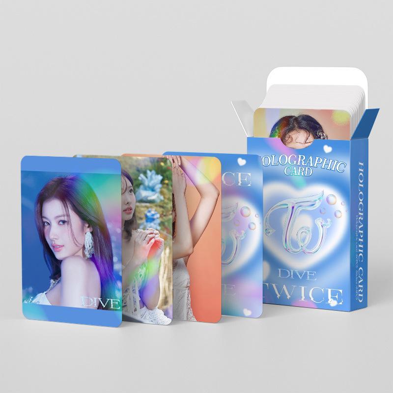TWICE DIVE KIT - 124 PIÈCES (60 CARTES PHOTO HOLOGRAPHIQUES + 64 AUTOCOLLANTS)