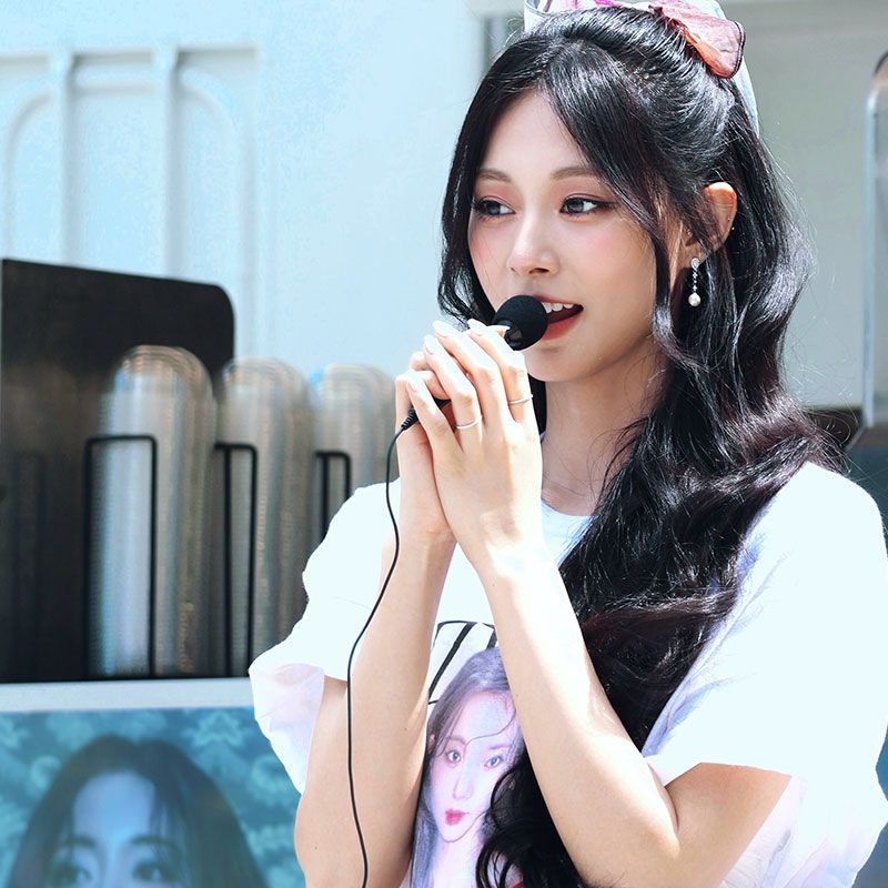 CHEMISE TZUYU (TWICE) 100% COTON (blanche et noire)