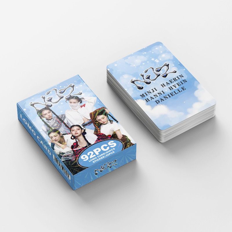 CARTES PHOTO NJZ (NEWJEANS) 92 PIÈCES (60 CARTES PHOTO + 32 AUTOCOLLANTS)