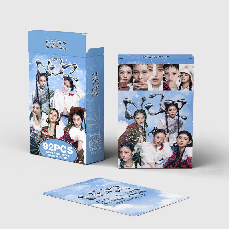 CARTES PHOTO NJZ (NEWJEANS) 92 PIÈCES (60 CARTES PHOTO + 32 AUTOCOLLANTS)