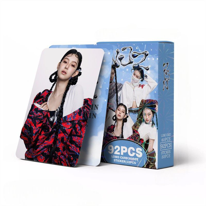 CARTES PHOTO NJZ (NEWJEANS) 92 PIÈCES (60 CARTES PHOTO + 32 AUTOCOLLANTS)