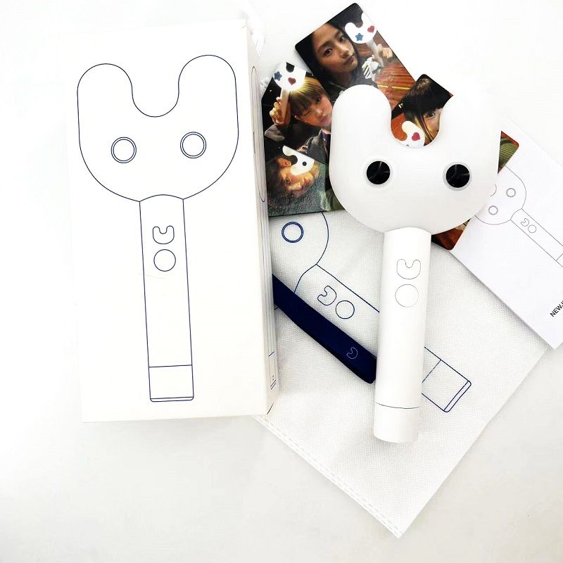 LIGHTSTICK NEWJEANS NJZ BLUETOOTH AVEC PHOTOCARDS