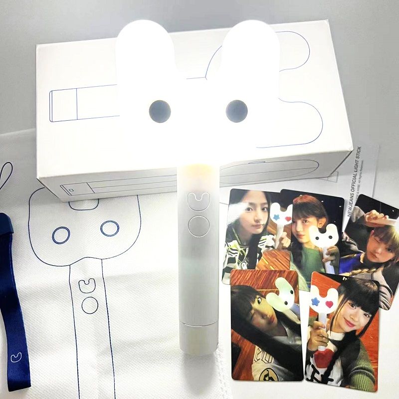 LIGHTSTICK NEWJEANS NJZ BLUETOOTH AVEC PHOTOCARDS