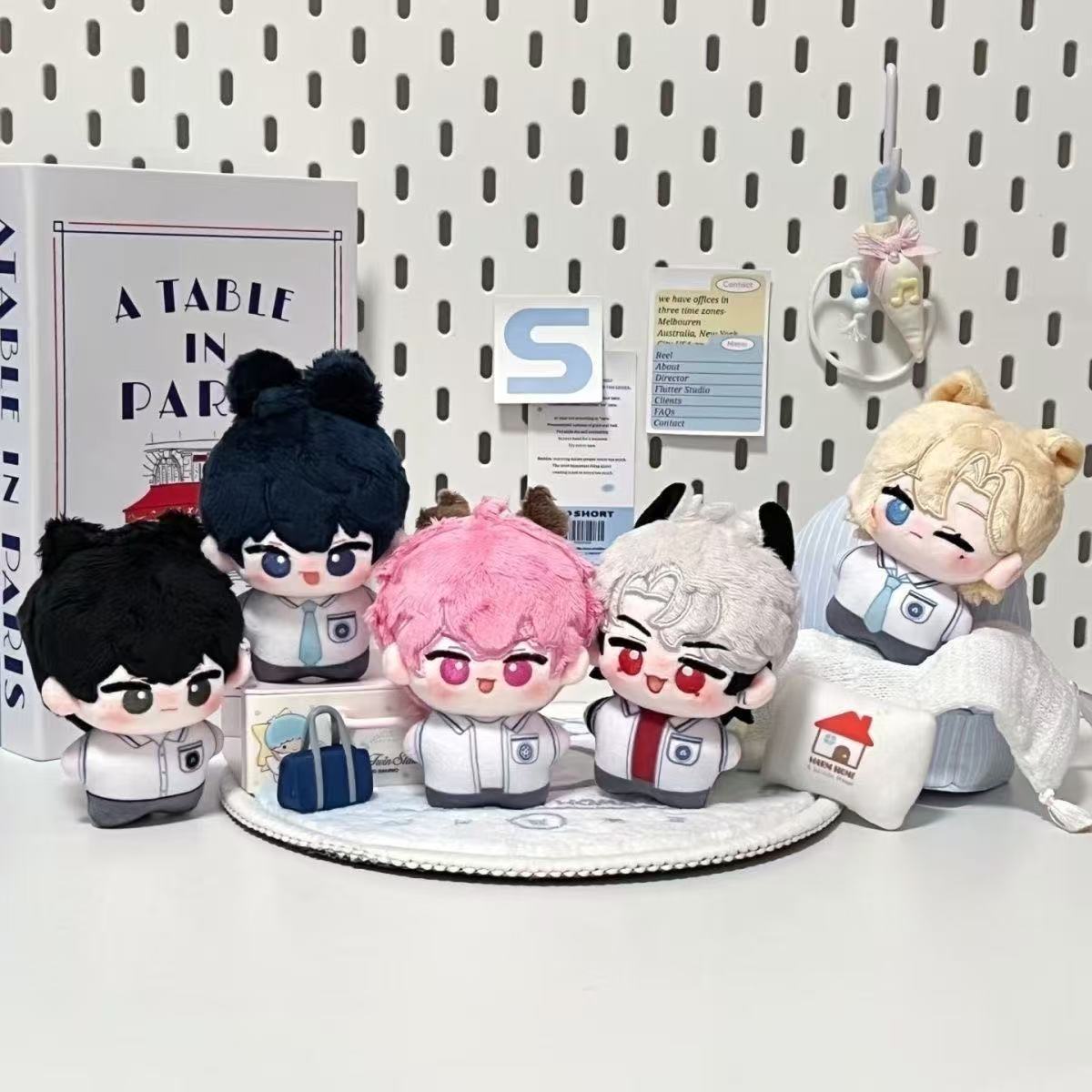 PELUCHES MINI-POUPÉES PLAVE