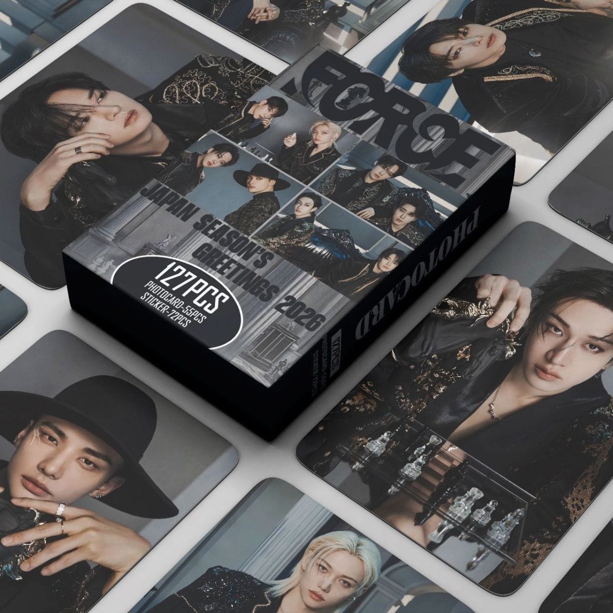 STRAY KIDS MERCH PHOTOCARDS FORCE SAISON GREETINGS 2026 KIT 127 PCS (55 PHOTOCARDS + 72 AUTOCOLLANTS)